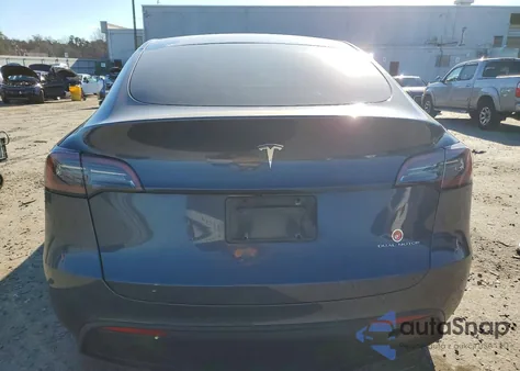 2022 Tesla Model Y z USA, uszkodzony, nr VIN 7SAYGDEE8NA008527